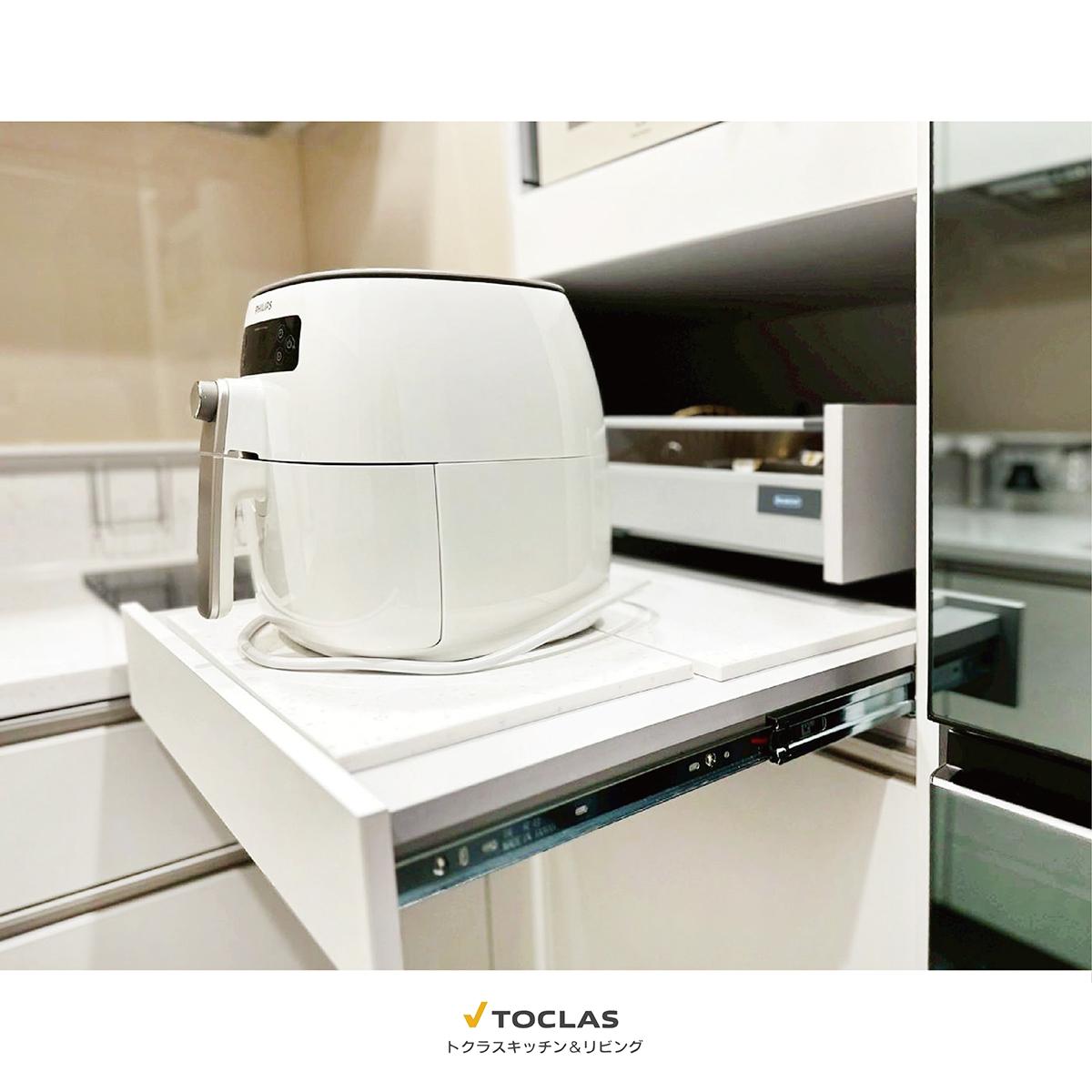 舊翻新案例|高雄百立帝國陳公館 本次為陳公館打造的廚房,呈現1.8坪的 ㄇ型空間,也能實現寬敞舒適、機能極致的日式廚房美學 ⟡