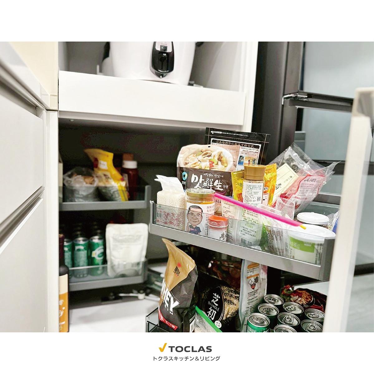 舊翻新案例|高雄百立帝國陳公館 本次為陳公館打造的廚房,呈現1.8坪的 ㄇ型空間,也能實現寬敞舒適、機能極致的日式廚房美學 ⟡